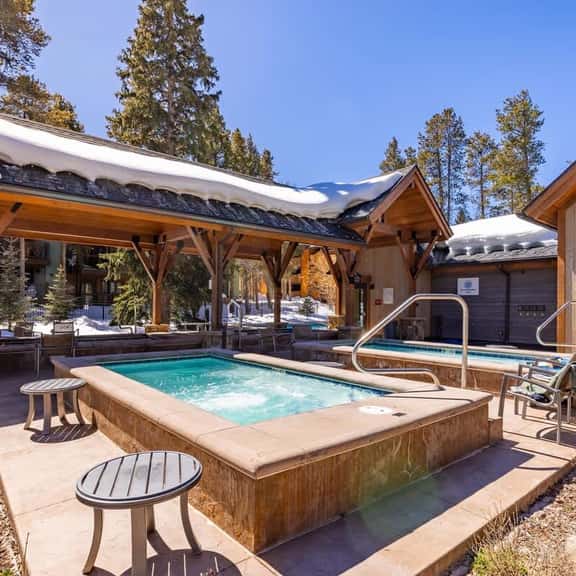 Prime Breck Location – Walk to Ski & Shops - Image 1