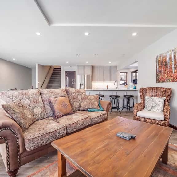 Waterfront Townhouse w/ Mountain View & Hot Tub - Image 1