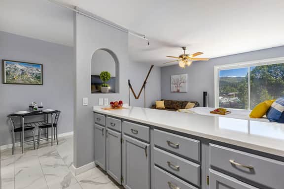 Mountain Condo w/ City View & Free Parking - Image 4