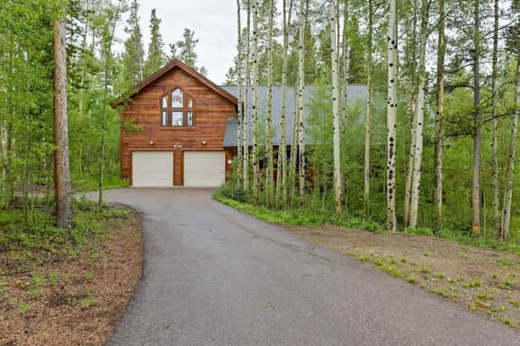 Peak 7 Cabin w/ Ten Mile Range Views, Fireplace - Image 5