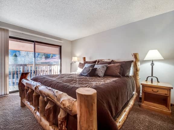 Waterfront Townhouse w/ Mountain View & Hot Tub - Image 4